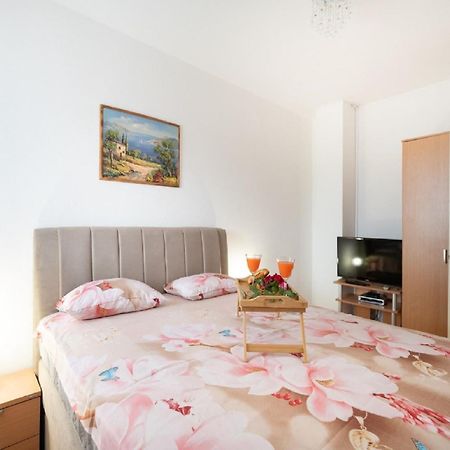 Apartments Milic - One Bedroom Apartment With Sea View And Terrace Gornji Karin Dış mekan fotoğraf